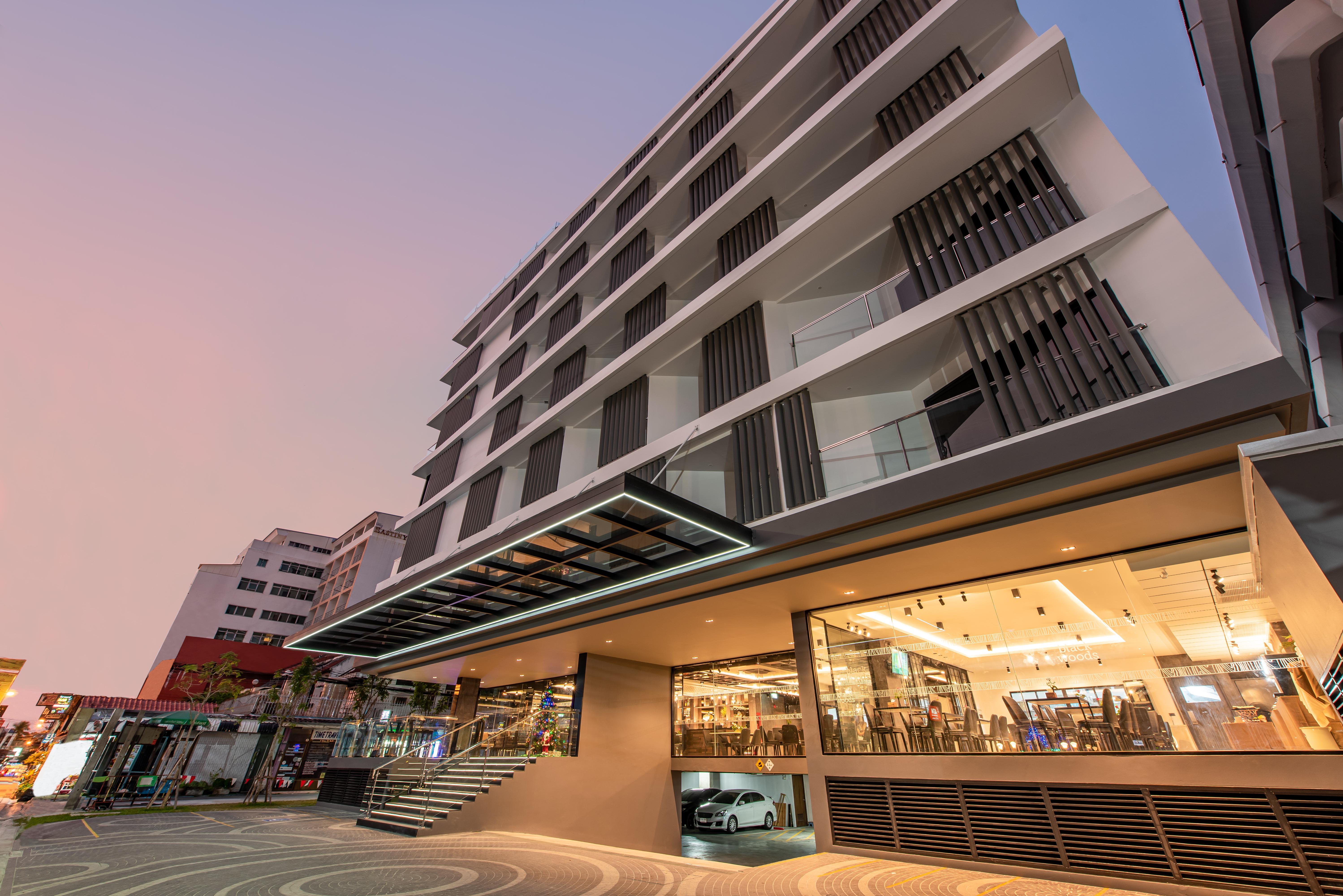 Blackwoods Hotel Pattaya - Sha Extra Plus Exterior photo